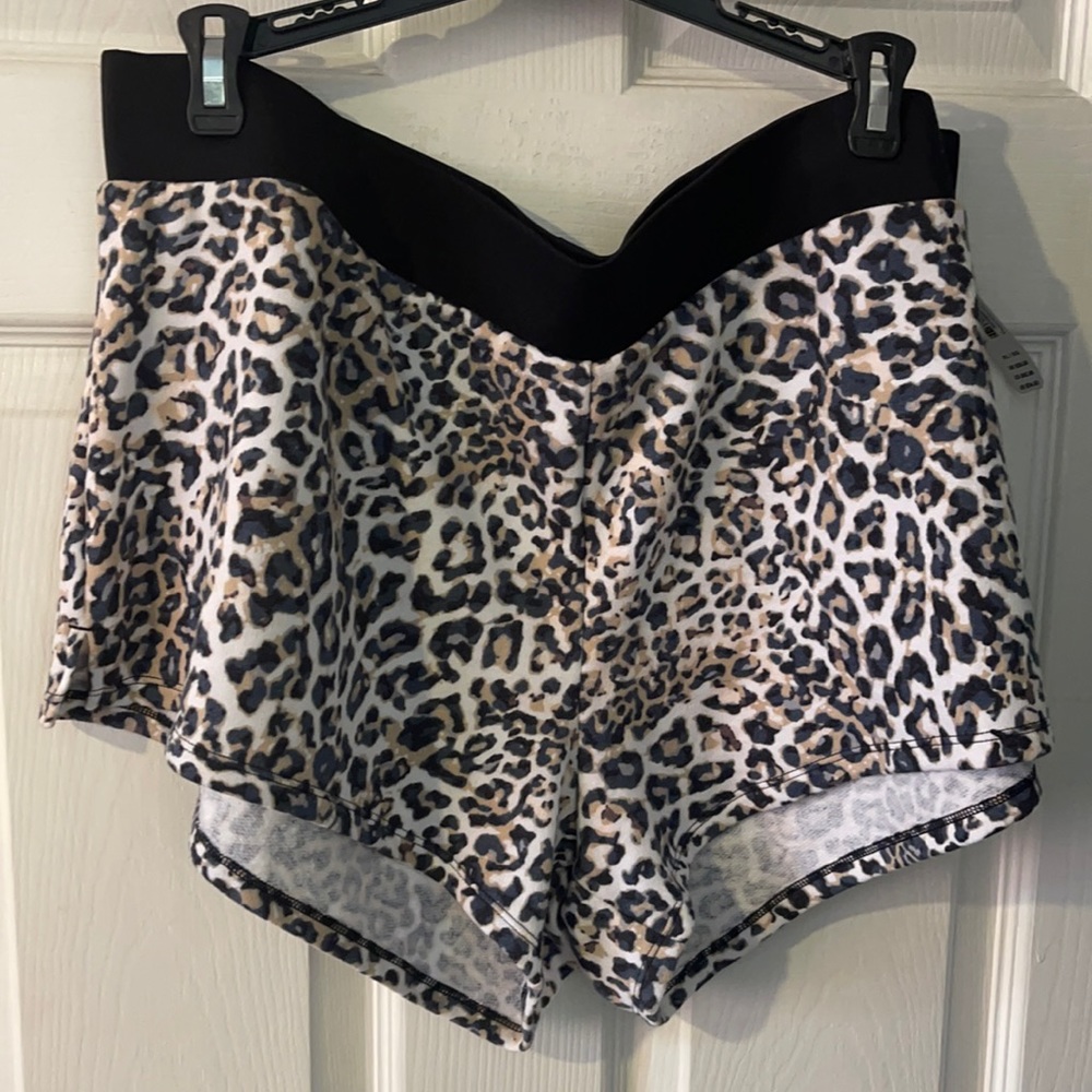 NWT Victoria sport xl cheetah shorts